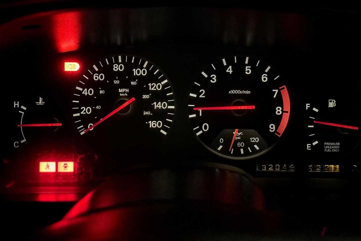 海外オークションサイト「Car＆Vids」に出品されたZ32型1993年式日産「フェアレディZ」のインテリア
