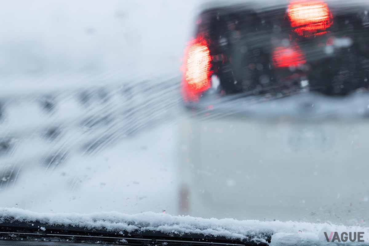 突然の大雪に見舞われると、立ち往生などで大渋滞が発生してしまうことがある（写真はイメージです）