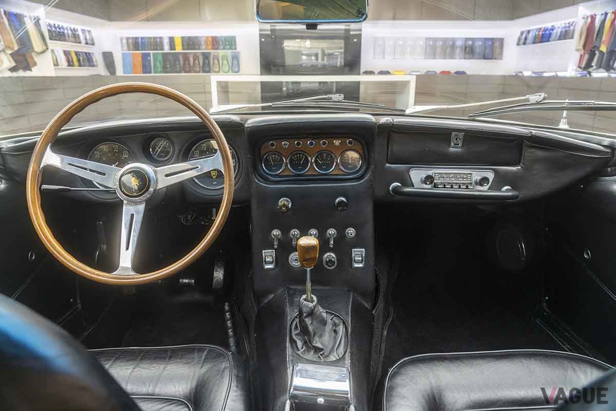 オークションに出品された1966年式ランボルギーニ「400GT 2＋2ツーリング」Ahmed Qadri-Pixelhaus Media(c)2024 Courtesy of RM Sotheby's