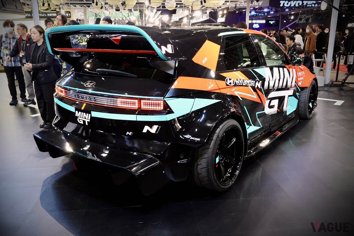 ヒョンデブースでは、新型「インスター」や「アイオニック5 N」を展示