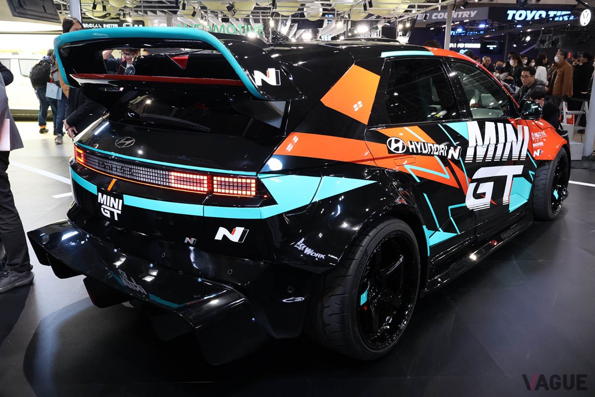 ヒョンデブースでは、新型「インスター」や「アイオニック5 N」を展示
