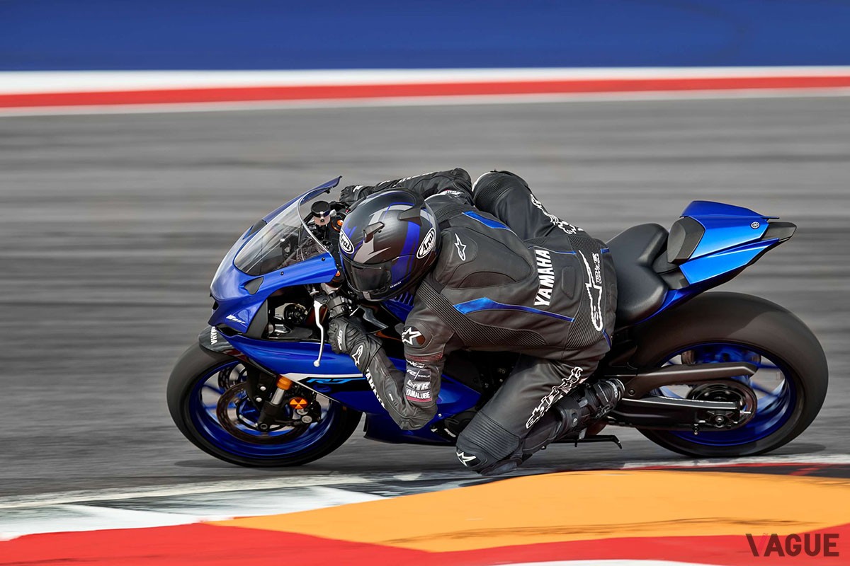 2025年モデルが発売されたヤマハ「YZF-R7」。写真のカラーは“ブルー”