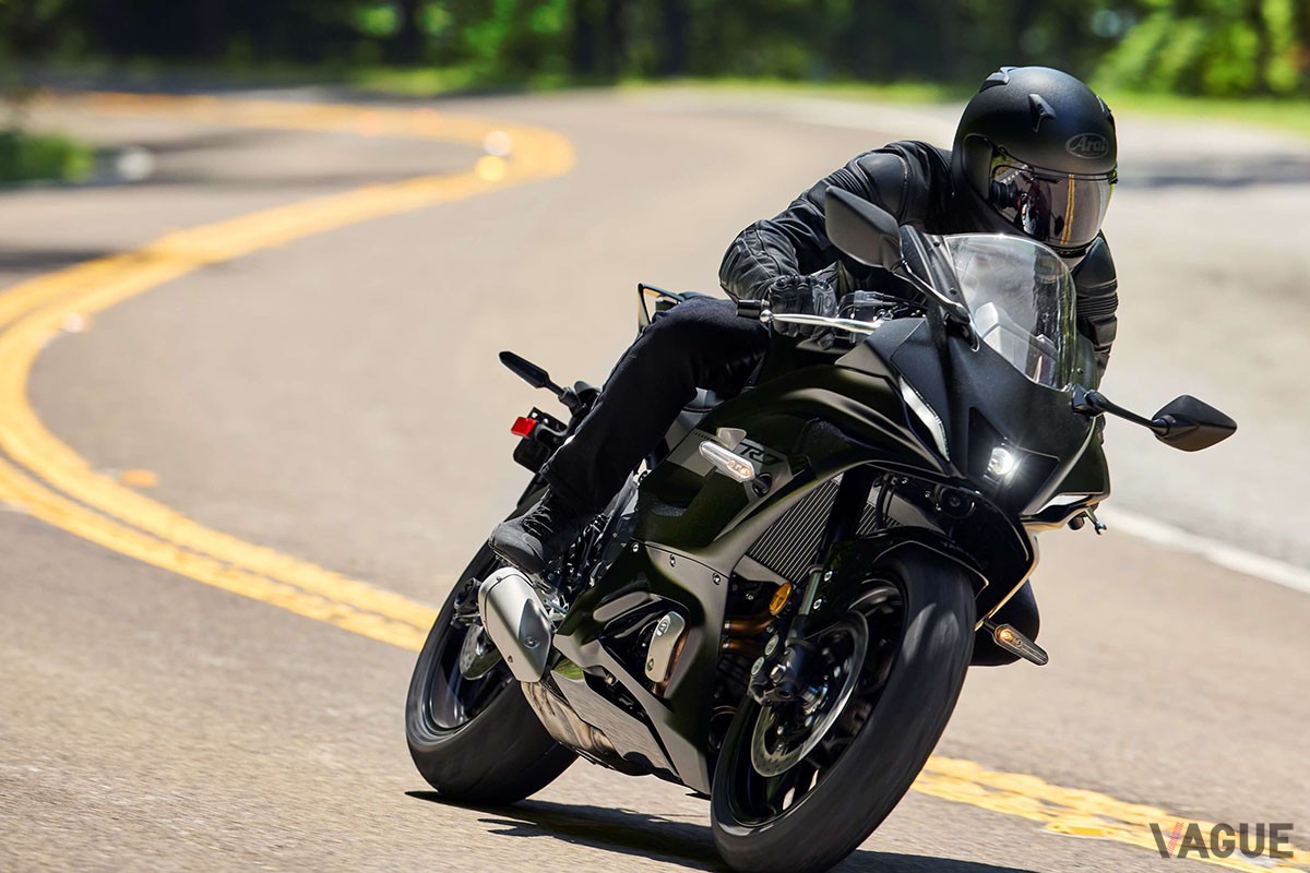 2025年モデルが発売されたヤマハ「YZF-R7」。写真のカラーは“マットダークグレー”