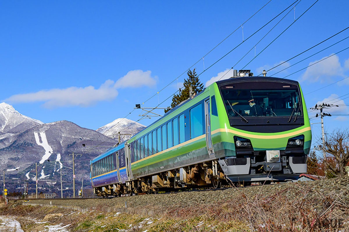 東北を走る列車「SATONO」では、運行線区毎の伝統料理やご当地料理、地酒をうけとりっぷで販売している