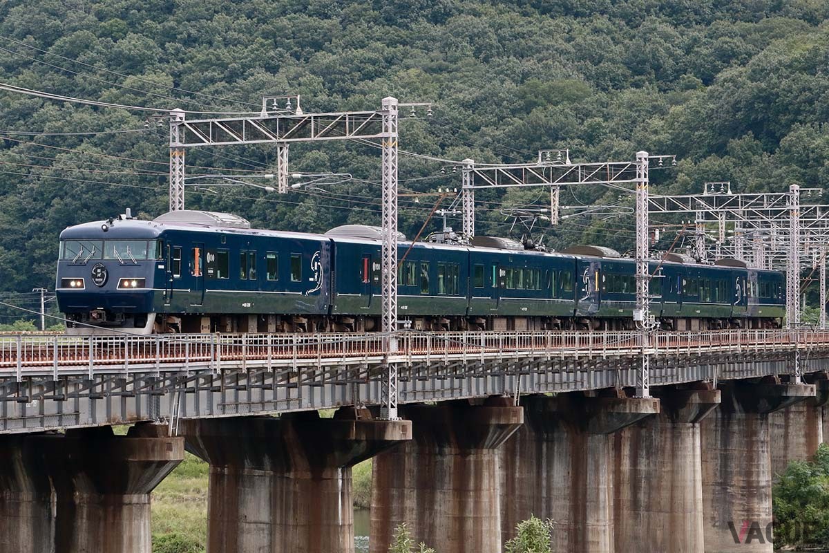 JR西日本の臨時特別急行列車「WEST EXPRESS 銀河」