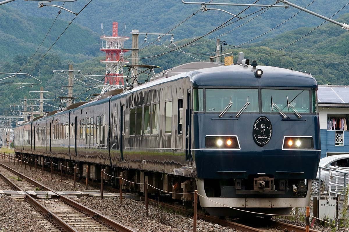 JR西日本の臨時特別急行列車「WEST EXPRESS 銀河」