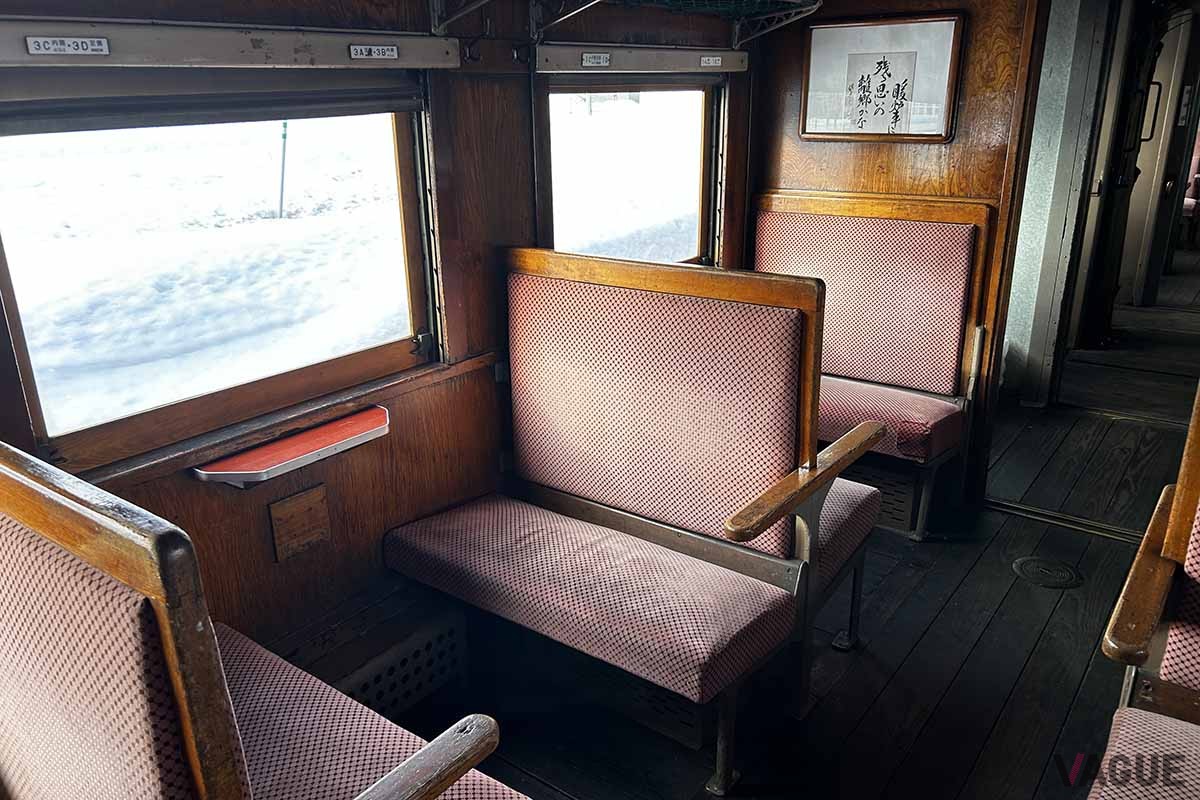津軽鉄道「ストーブ列車」の車内