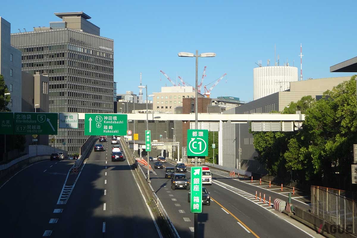 首都高の1日の平均通行台数は107.7万台（2024年11月）。平日は113.6万台、休日（日曜・祝日）は96.1万台となっている