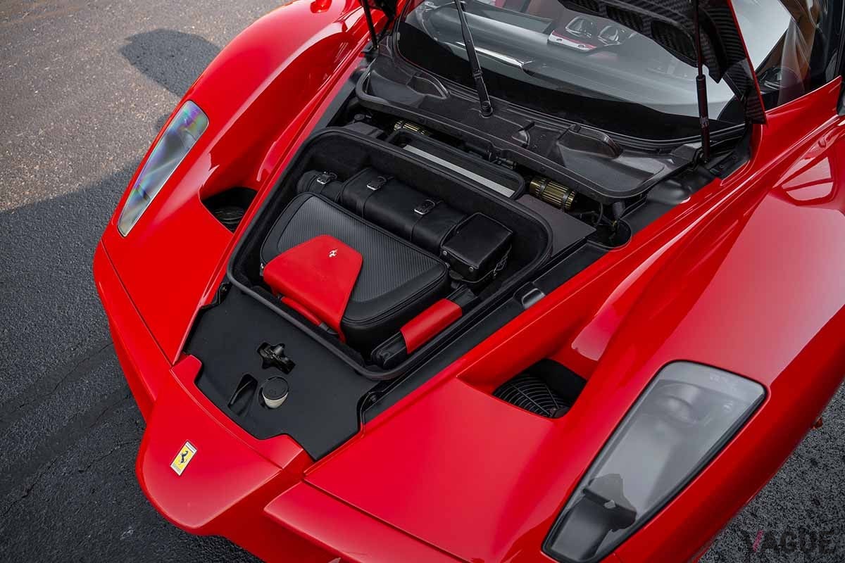 オークションに出品された2003年式フェラーリ「エンツォ・フェラーリ」Darin Schnabel(c)2025 Courtesy of RM Sotheby's