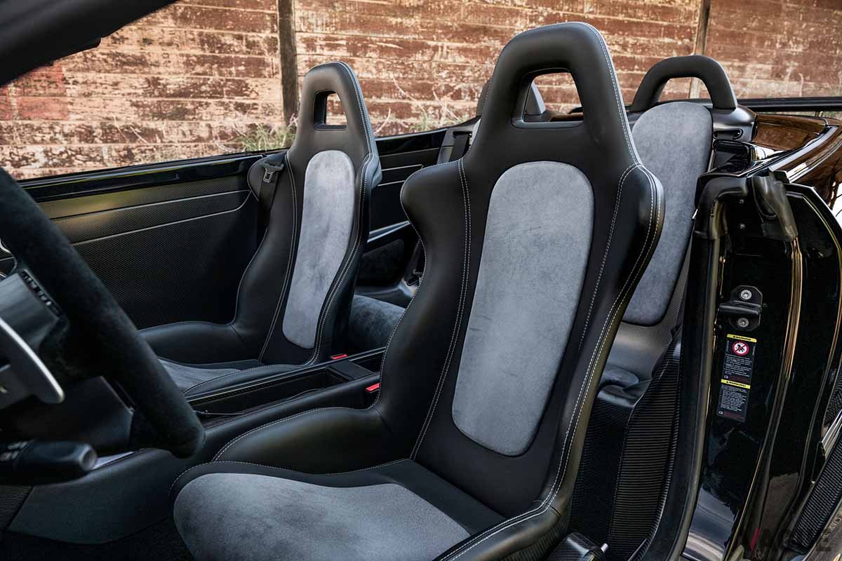 オークションに登場した2006年式メルセデス・ベンツ「CLK DTM AMGカブリオレ」Robin Adams(c)2024 Courtesy of RM Sotheby's