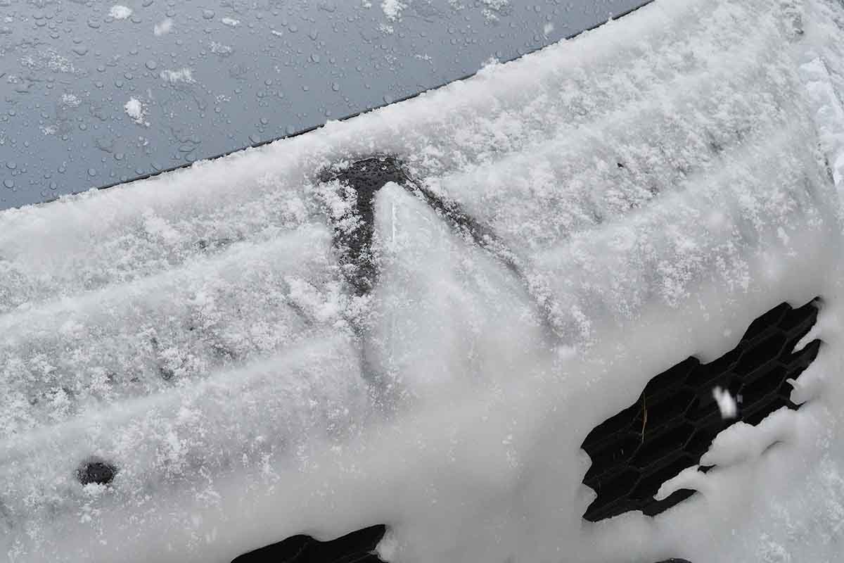 途中で大雪に見舞われた