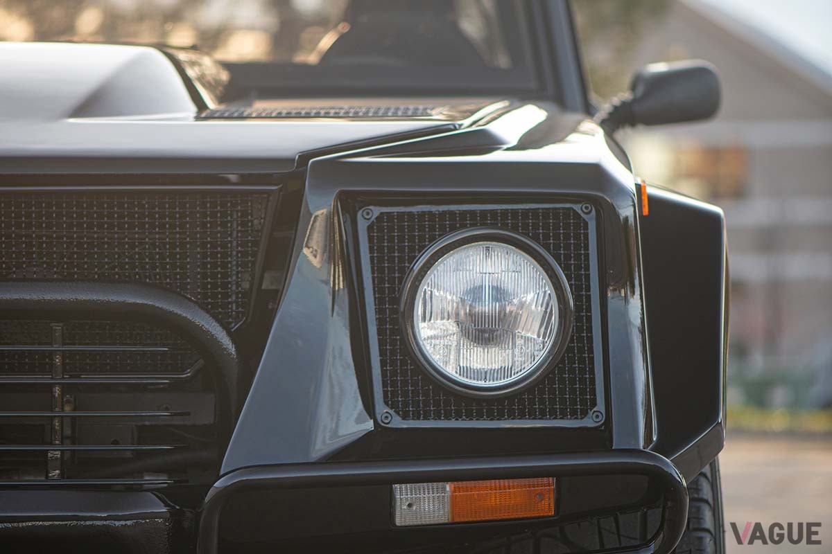 オークションに登場、45万500ドル（日本円で約6750万円）で落札された1993年式ランボルギーニ「LM002」 Greg Keyser(c)2024 Courtesy of RM Sotheby's