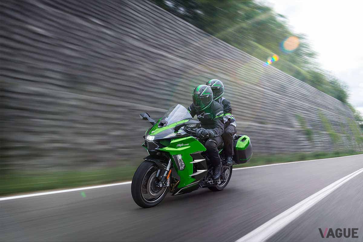 2025年3月1日に発売されたカワサキ「Ninja H2SX SE」2025年モデル