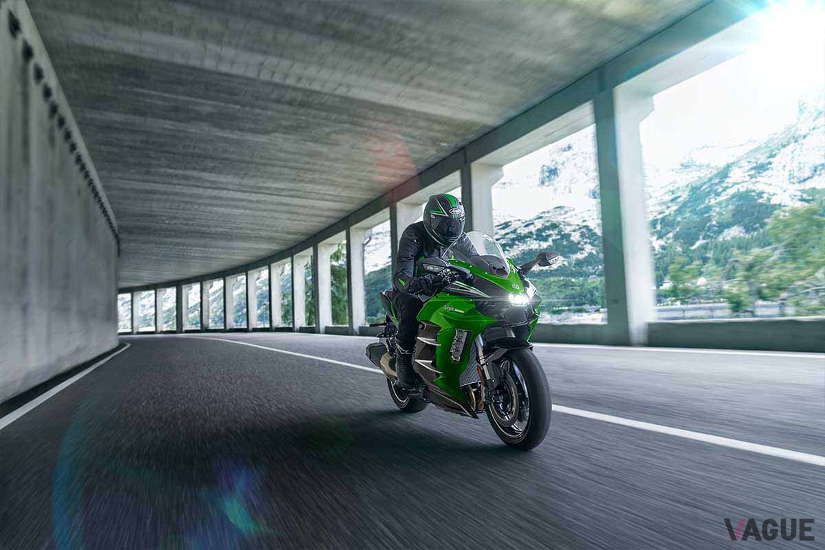 2025年3月1日に発売されたカワサキ「Ninja H2SX SE」2025年モデル