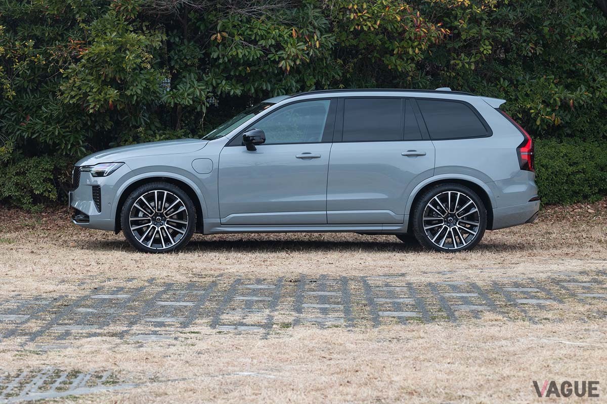 ボルボ改良新型「XC90ウルトラ T8 AWD プラグインハイブリッド」