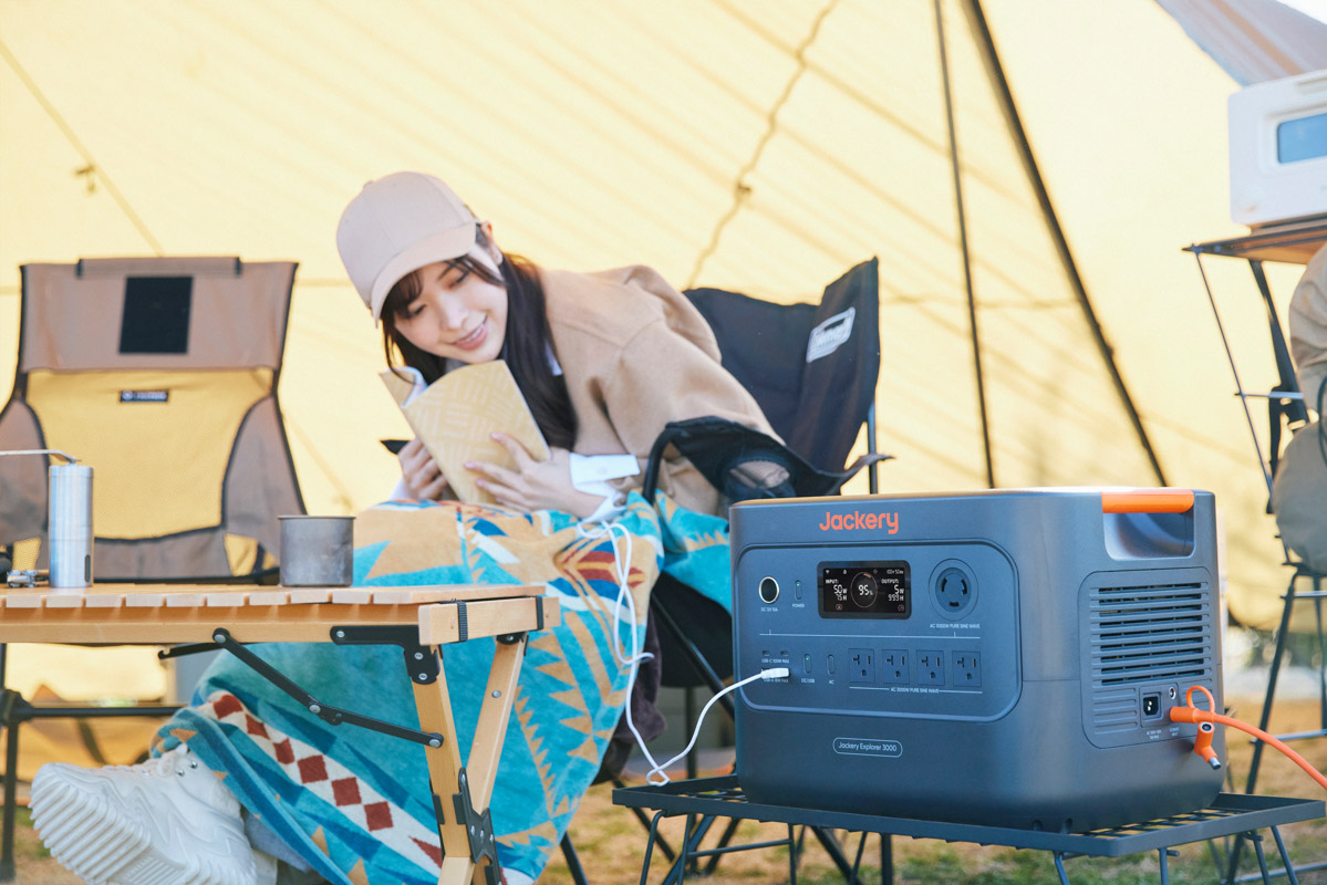 寒暖差の激しい春のキャンプに電気毛布は欠かせません。パワフルなジャクリ3000 Newなら、電力消費を気にすることなく温まることができる