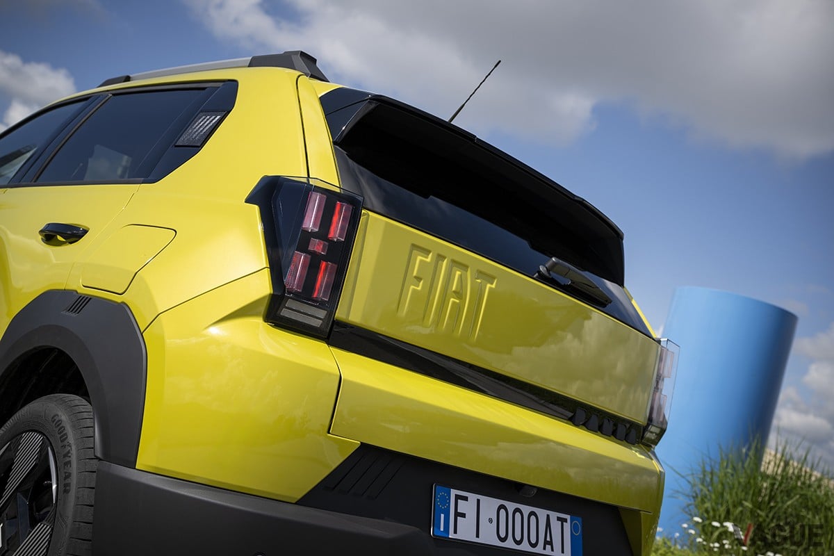 2025年1月に欧州市場で発売されたフィアット新型「グランデパンダ」