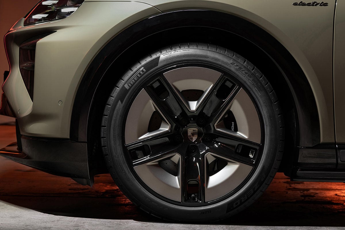 ポルシェ「カイエン・ターボ・クーペ・エレクトリック」