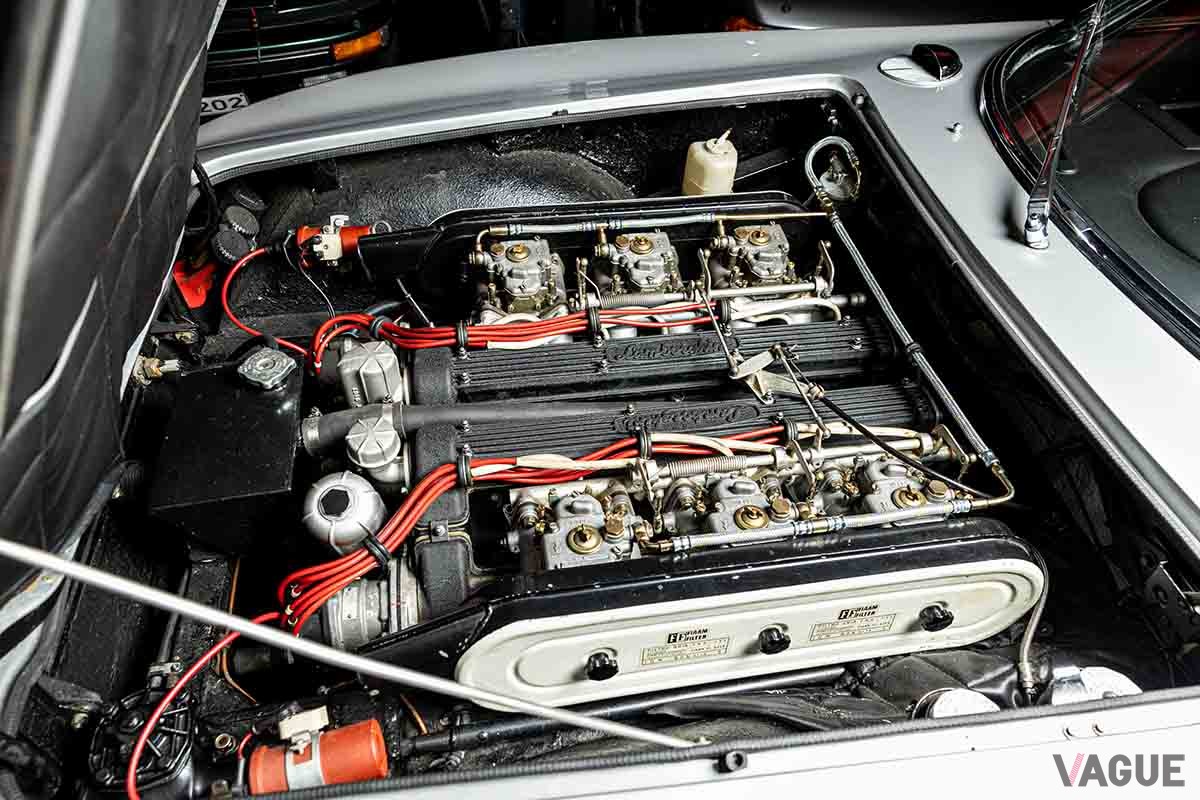 オークションに出品され21万8500ユーロ（約3532万円）で落札された1966年式ランボルギーニ「400GT 2＋2ツーリング」Simon Clay(c)2024 Courtesy of RM Sotheby's