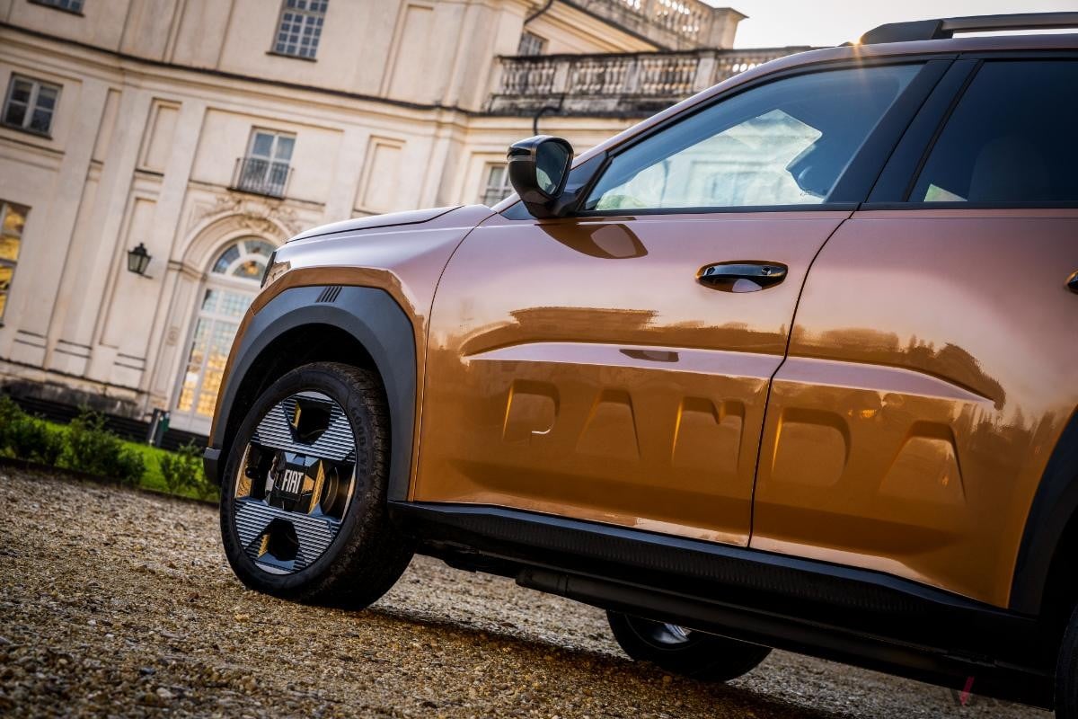 すでに欧州市場の一部では販売されているフィアット新型「グランデパンダ」