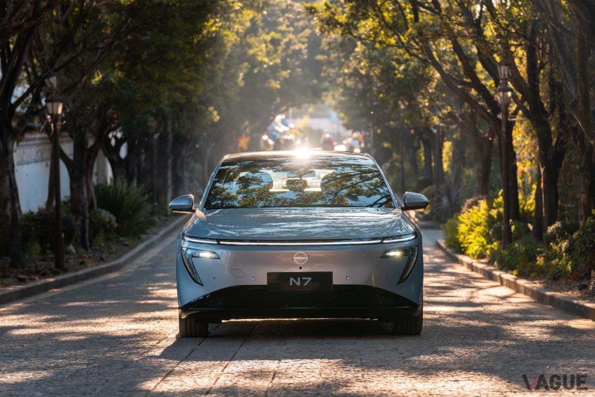 日産自動車のミッドサイズEVセダン新型「N7」