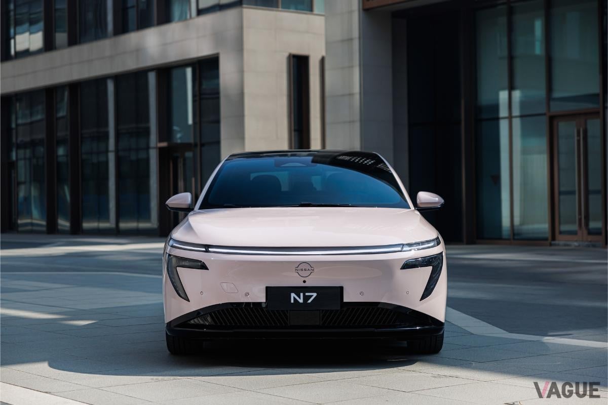日産自動車のミッドサイズEVセダン新型「N7」