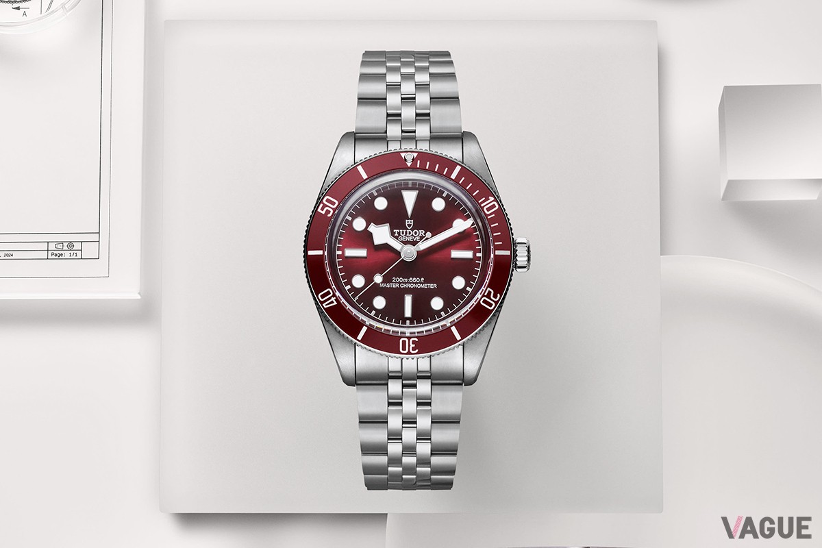 「Black Bay 58」39 mm スチール製ケース バーガンディダイアル