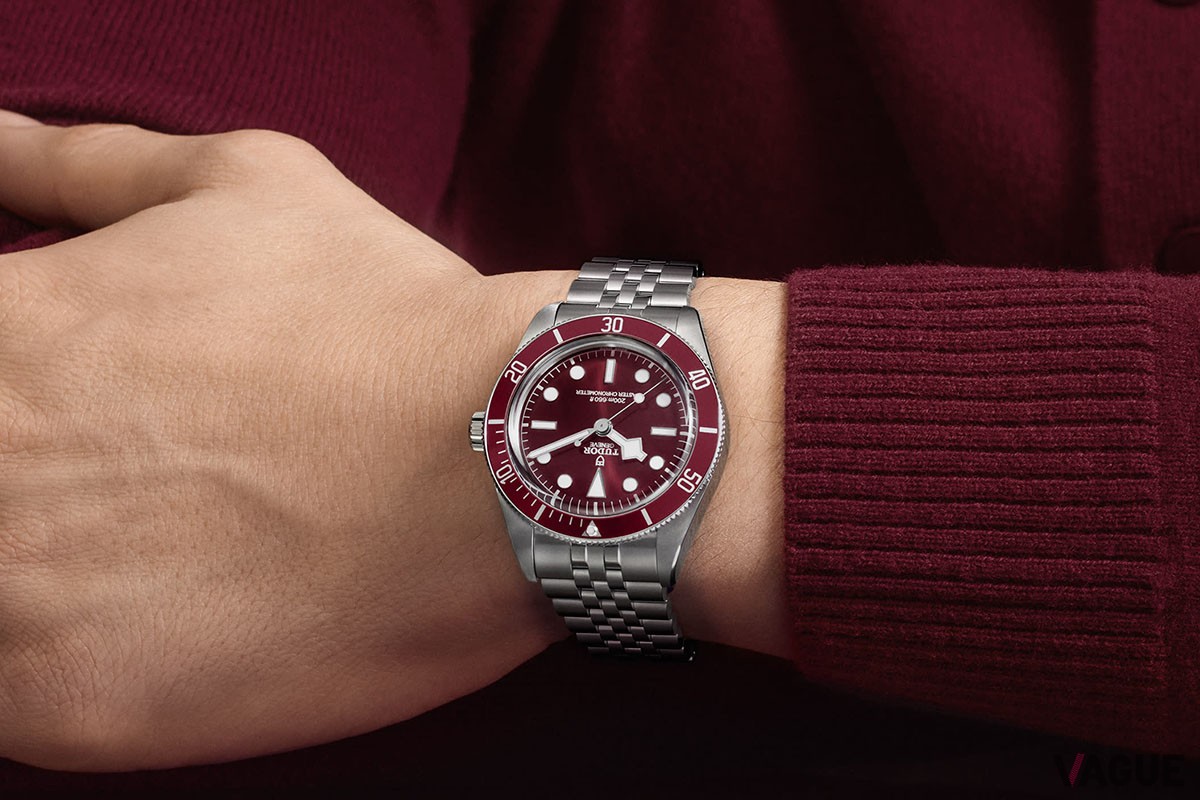 「Black Bay 58」39 mm スチール製ケース バーガンディダイアル