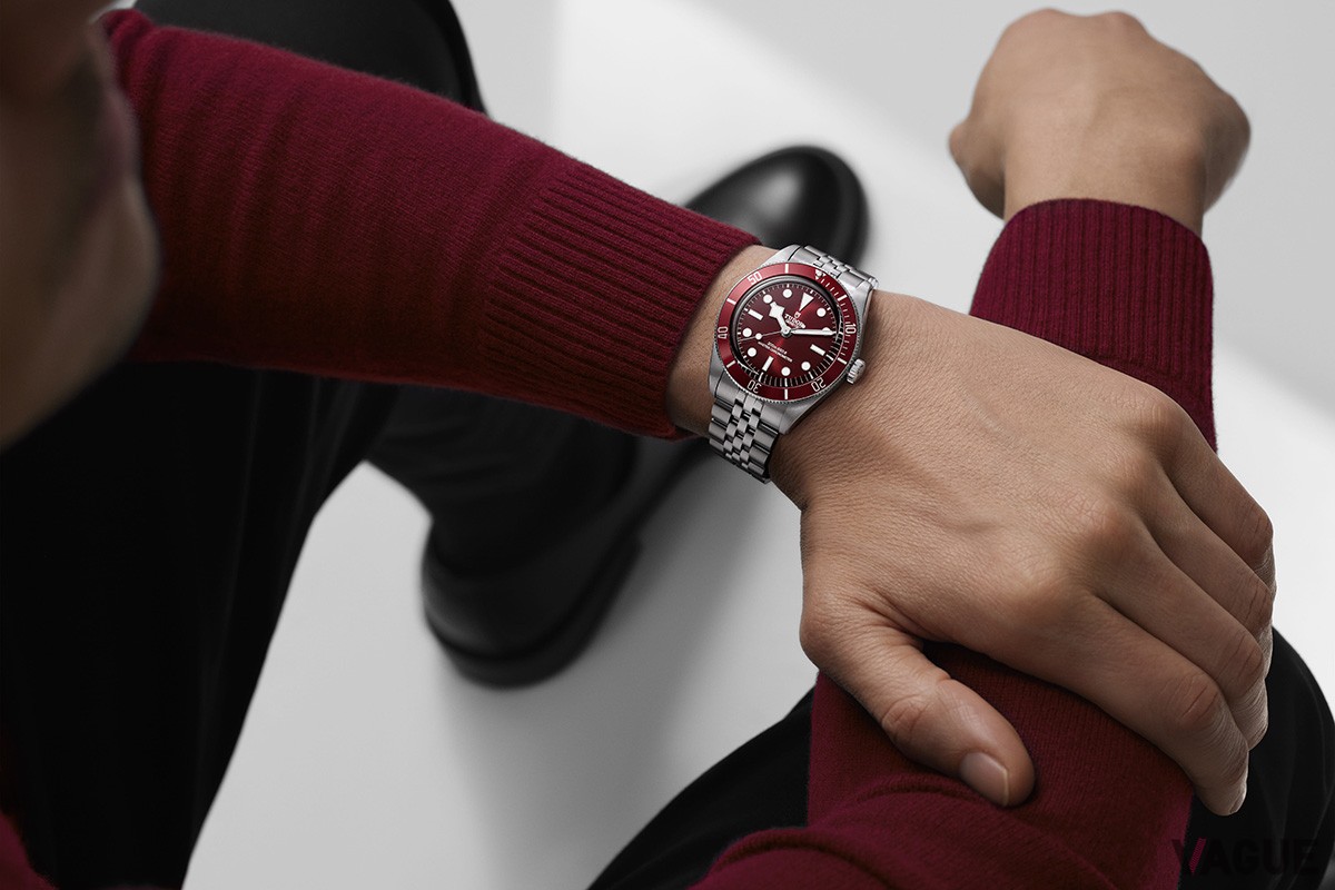 「Black Bay 58」39 mm スチール製ケース バーガンディダイアル