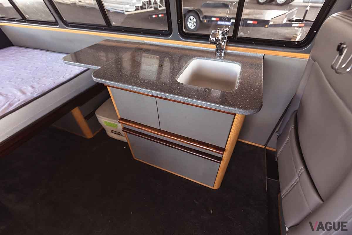 オークションに出品されている1959年式メルセデス・ベンツ「O319ミニバス」Theodore W.Pieper(c)2025 Courtesy of RM　Sotheby's