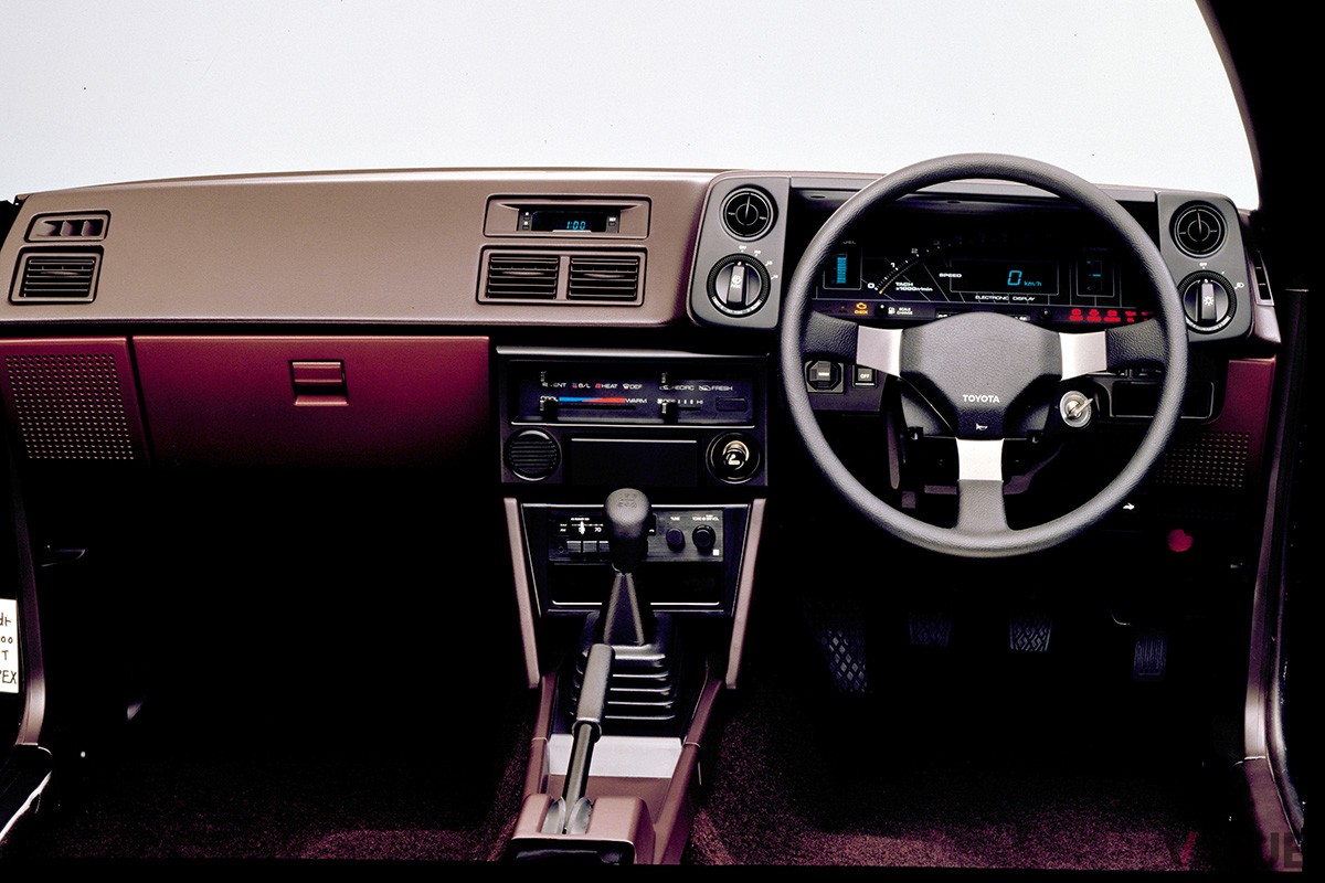 いまから42年前の今日1983年5月12日に発表されたトヨタ「カローラ・レビン」（AE86型）