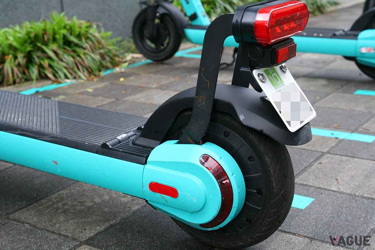 利用が拡大している電動キックボードの多くは「特定小型原動機付自転車」に該当する