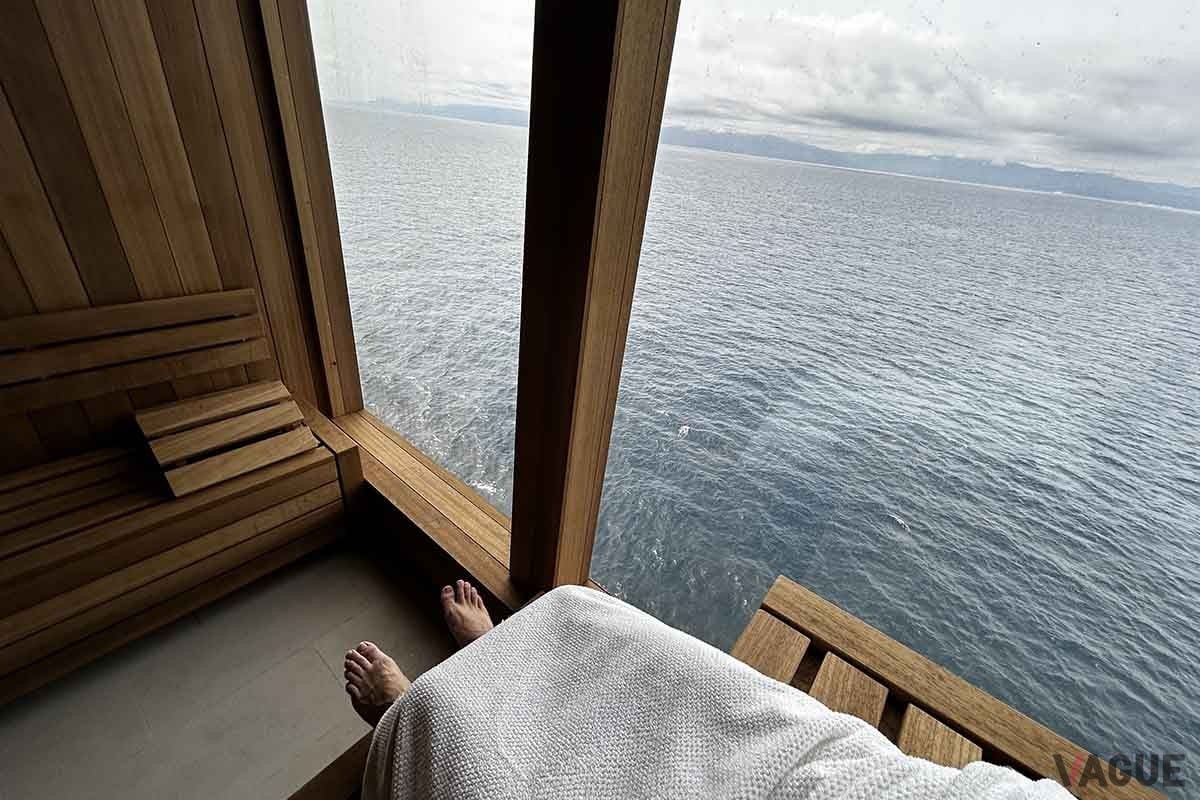 海を見ながら入る「サウナ」