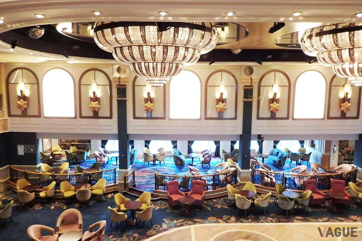 毎日15時に開催される恒例の「アフタヌーンティー」。開催されるクイーンズ・ルーム