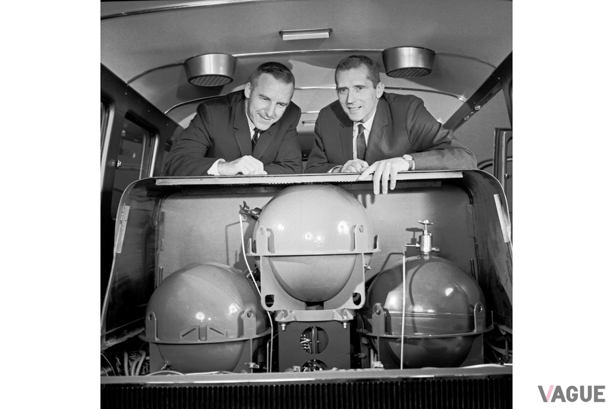 世界初の燃料電池車のプロトタイプとして発表されたGMの「エレクトロバン」