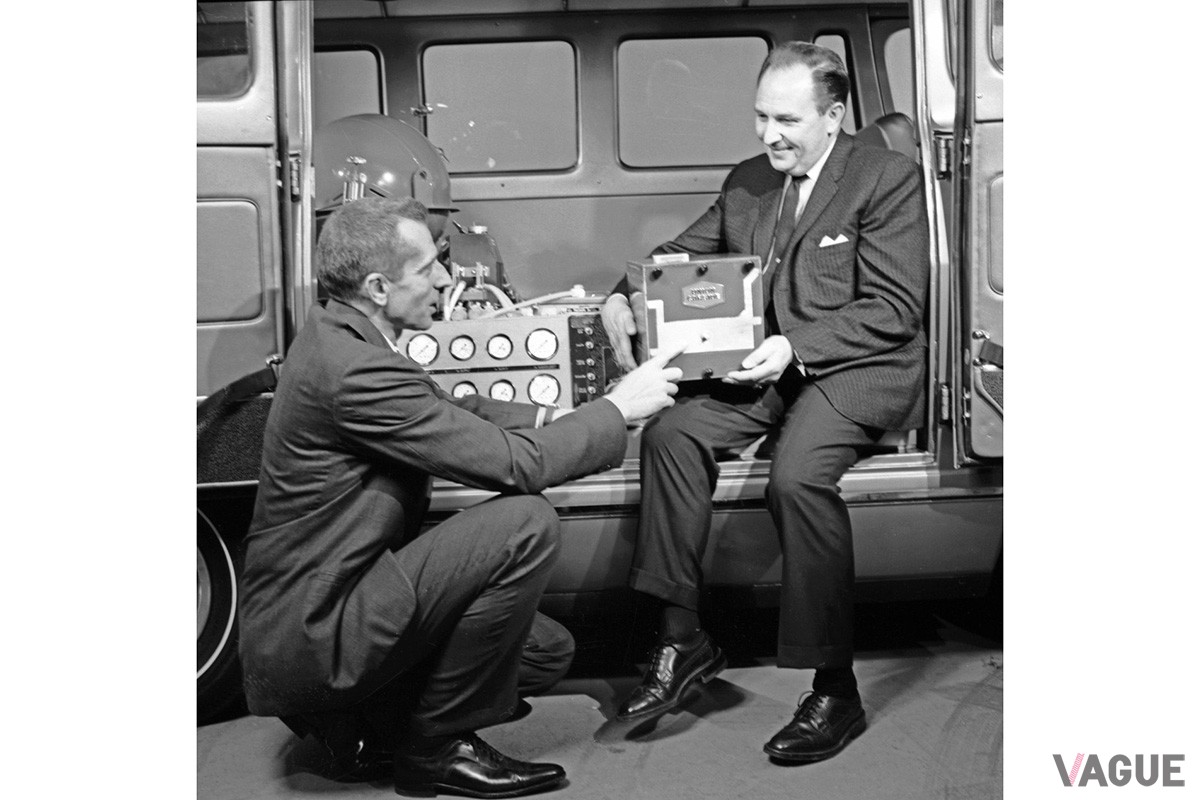 世界初の燃料電池車のプロトタイプとして発表されたGMの「エレクトロバン」