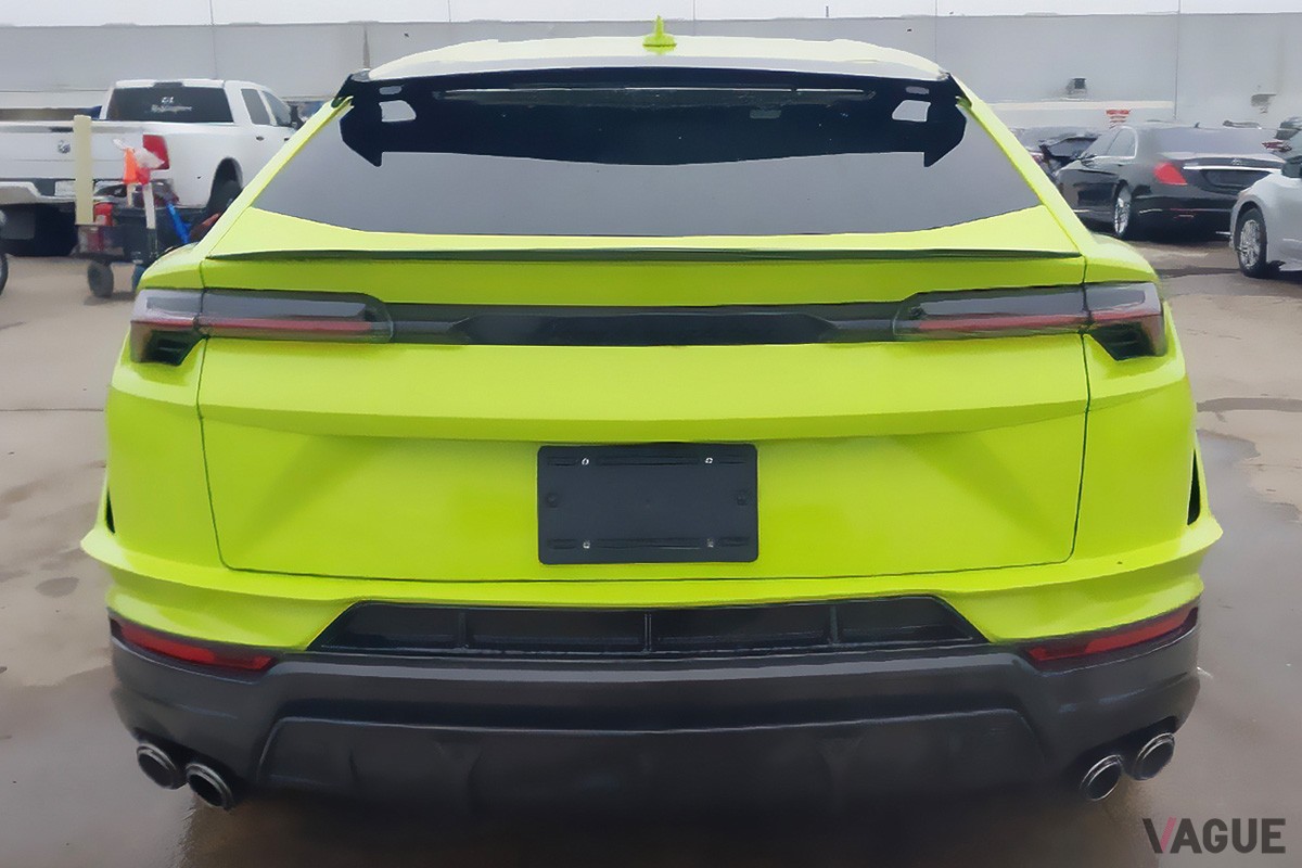 車両識別番号が切り取られたランボルギーニ「ウルス ペルフォルマンテ」。走行距離はわずか52マイル（C）Insurance Auto Auctions, Inc.