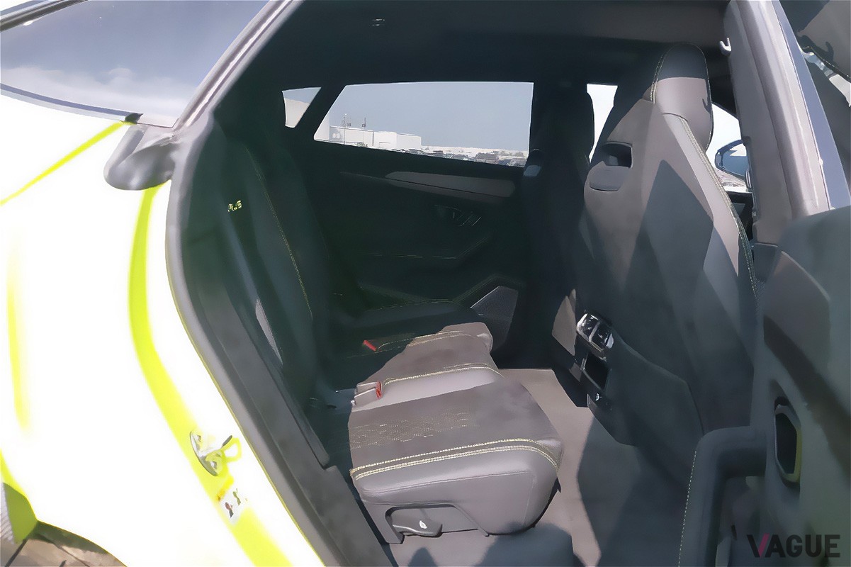 車両識別番号が切り取られたランボルギーニ「ウルス ペルフォルマンテ」。走行距離はわずか52マイル（C）Insurance Auto Auctions, Inc.