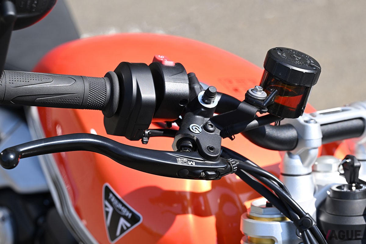 トライアンフ「スピードツイン1200RS」
