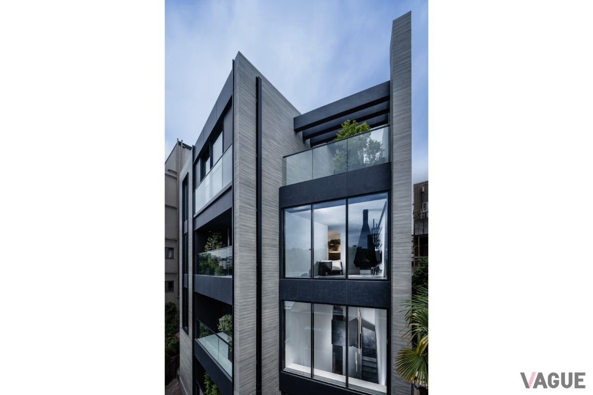 「N°001 MINAMI AOYAMA DESIGNED BY ASTON MARTIN」の外観