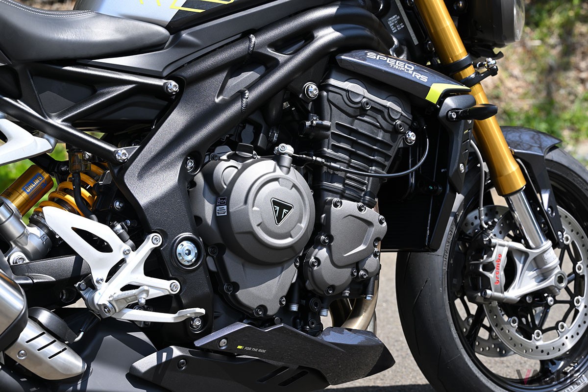 トライアンフ新型「スピードトリプル1200RS」