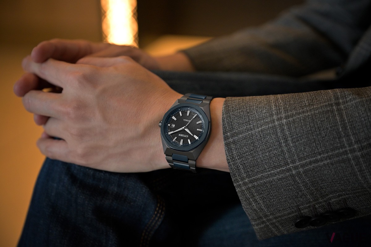 ケースとバンドを⼀体感を持たせたフルフローの美しいスタイル