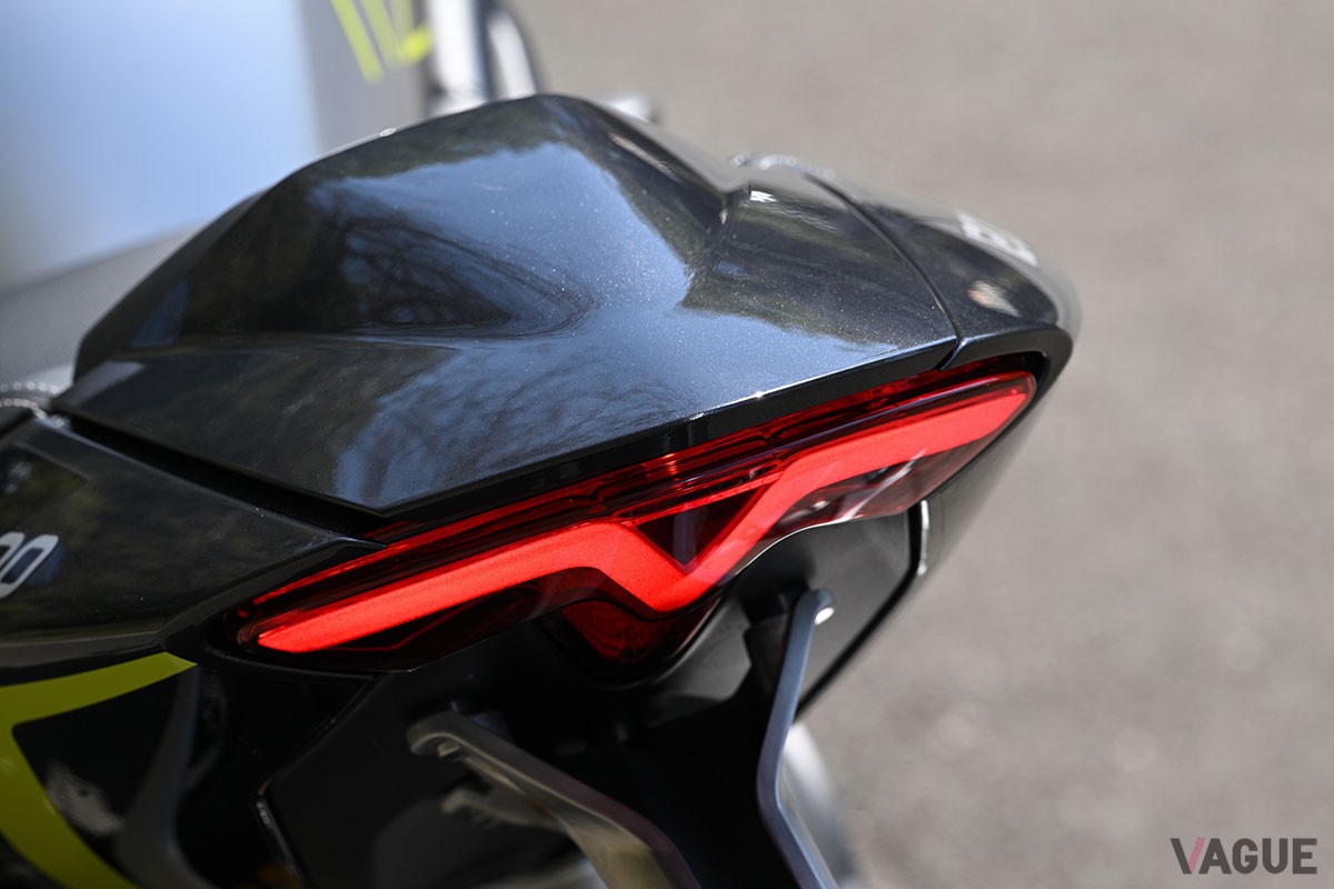 トライアンフ新型「スピードトリプル1200RS」