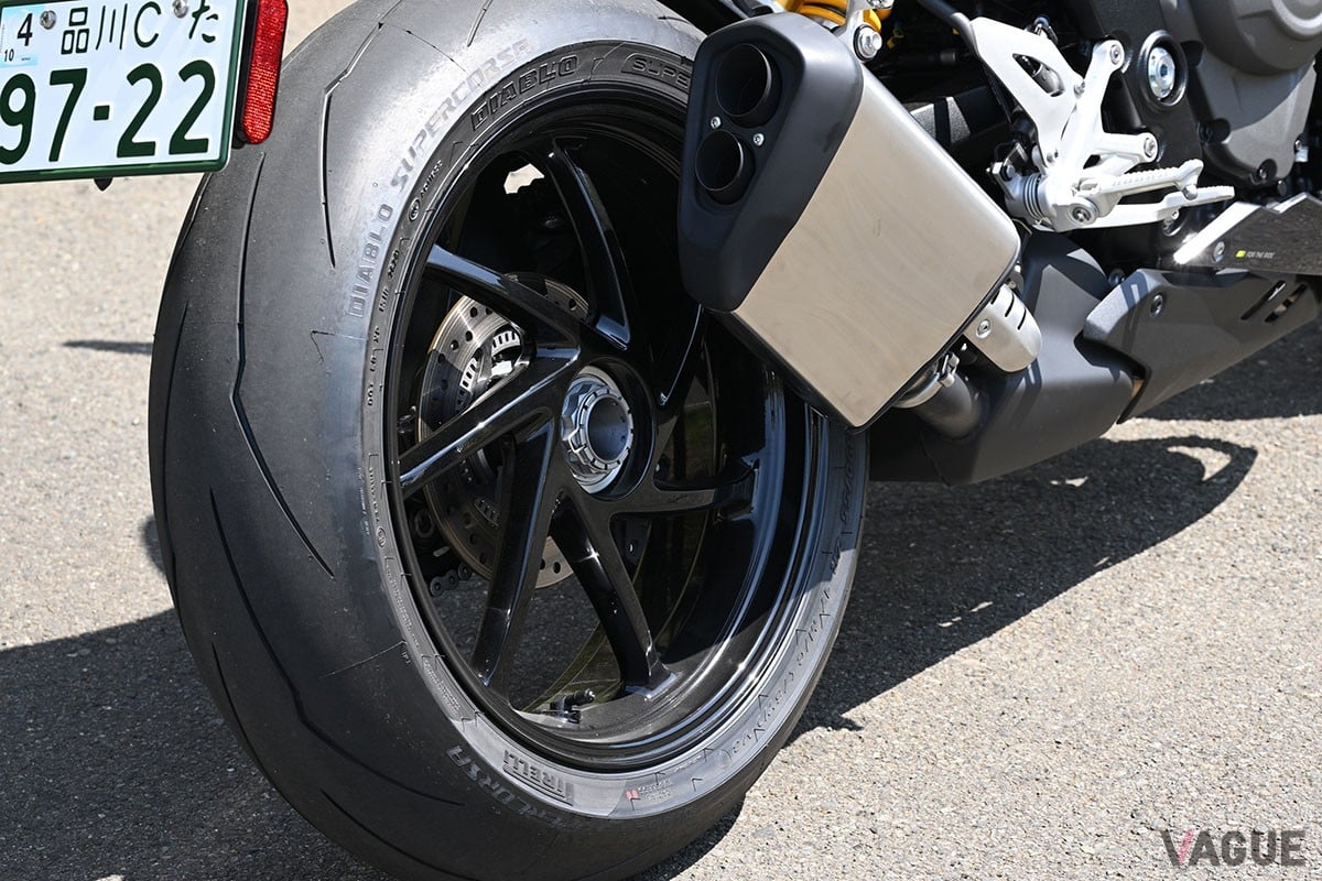 トライアンフ新型「スピードトリプル1200RS」