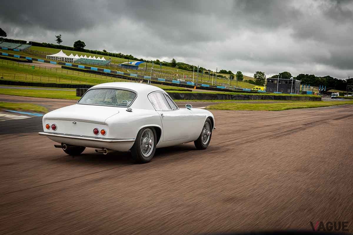 オークションに出品予定の1961年式ロータス「エリート シリーズ2」Neil Fraser(c)2025 Courtesy of RM Sotheby's