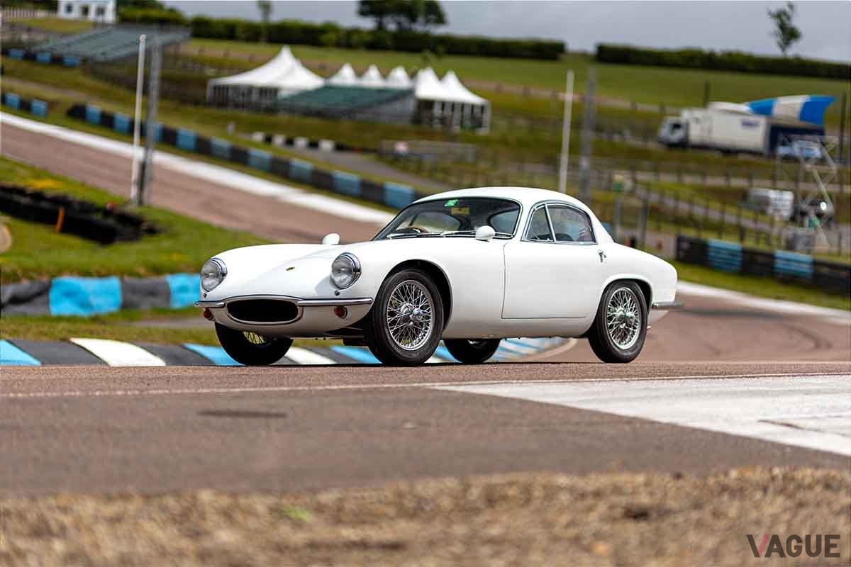 オークションに出品予定の1961年式ロータス「エリート シリーズ2」Neil Fraser(c)2025 Courtesy of RM Sotheby's
