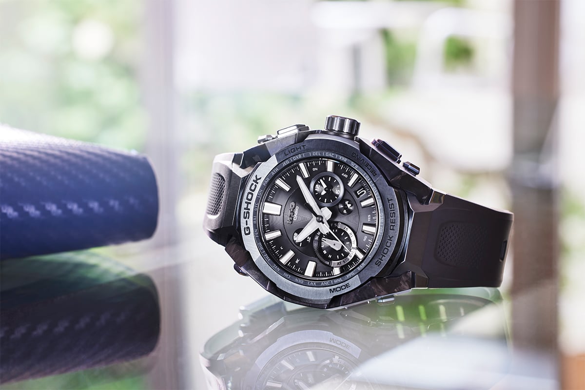 G-SHOCKの最新MT-Gが導く「“未来の道具”の構造美」｜カーデザイナーと編集者が語る“AI × 美意識”の現在地【PR】