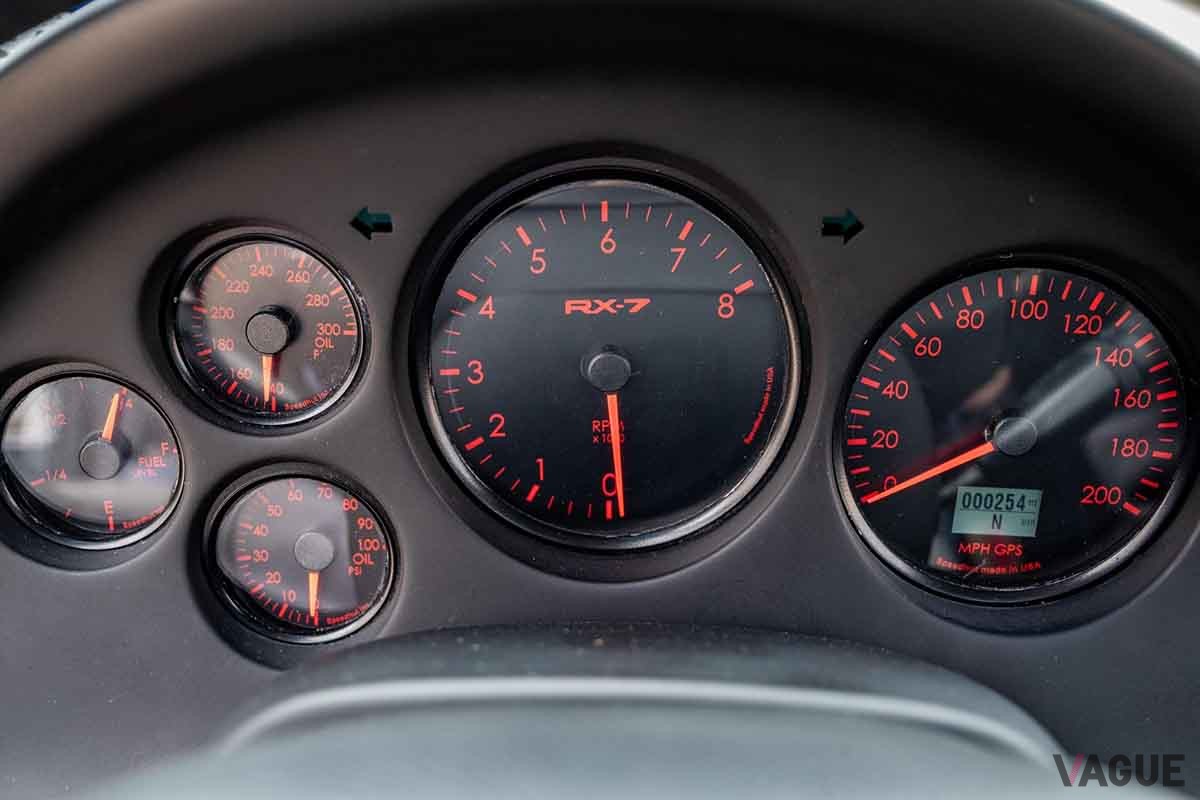 米国オークションに登場した、EV化されたマツダFD型「RX-7」