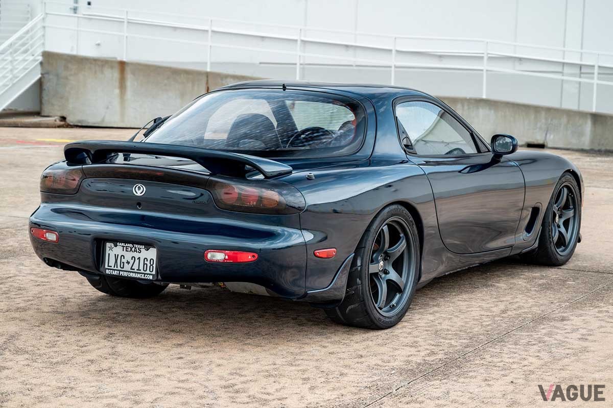 米国オークションに登場した、EV化されたマツダFD型「RX-7」