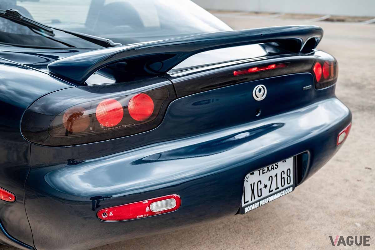 米国オークションに登場した、EV化されたマツダFD型「RX-7」
